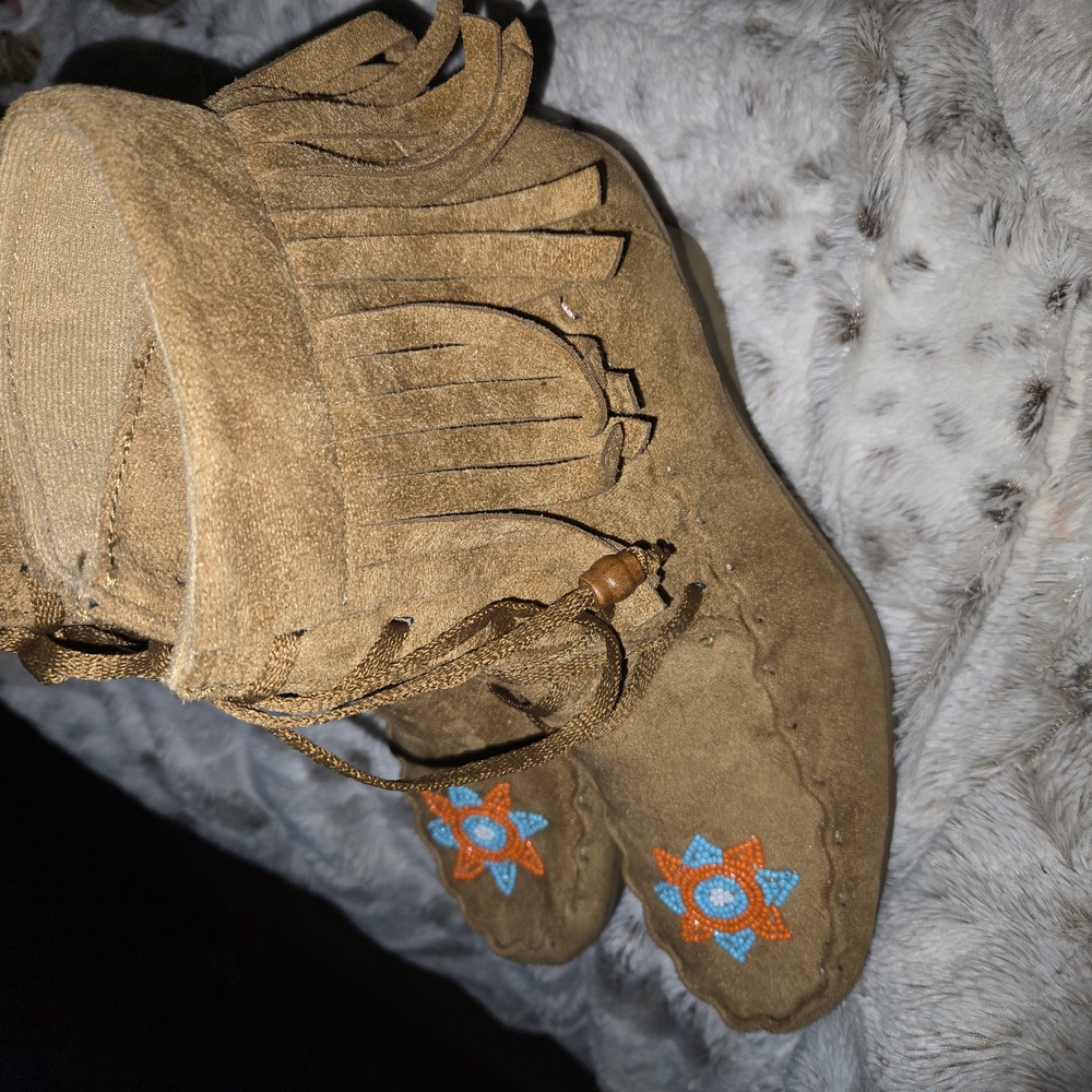 123 GirlSize 10 Faux Suede Wedge Booties